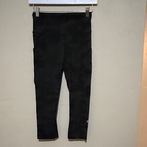lululemon Black/Green Camo Fast & Free HR Leggings. 19”. Sz 4. Like New!
